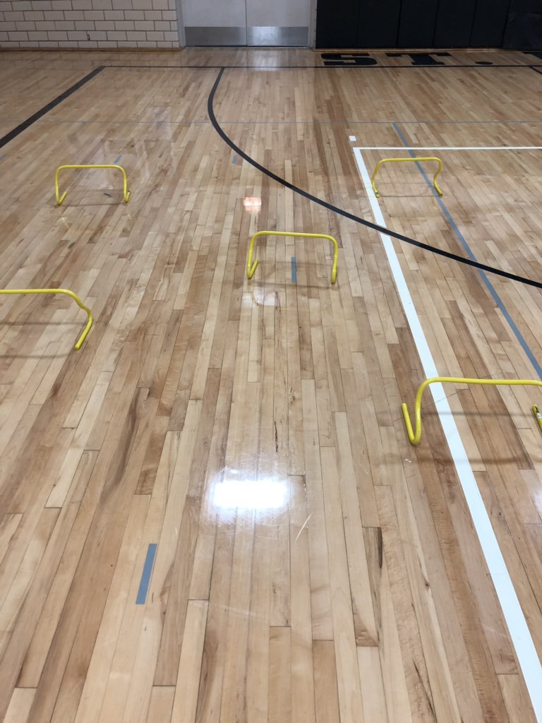 MsSnyderPE's tweet photo. Here’s a peek at our Kindergarten jumping stations! S’s practiced jumping over obstacles for 2 minutes then rotated stations. They were wiped OUT—but loved it! #KneesBent #ArmsBack #Jump! https://t.co/53aKp9U4hs