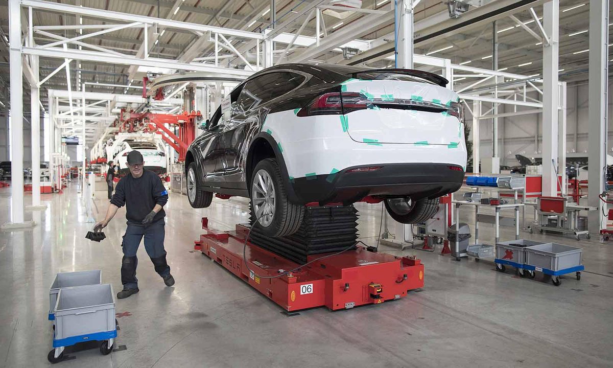 #AutoNews Tesla forced employees to 'renew vows' after media leaks autonews.com/article/201810…