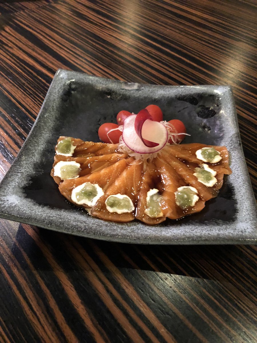 LindsayDigital's tweet photo. Stop #4 on my #AvalonFoodie #MFBar #Sushi https://t.co/YrV5NjNSED