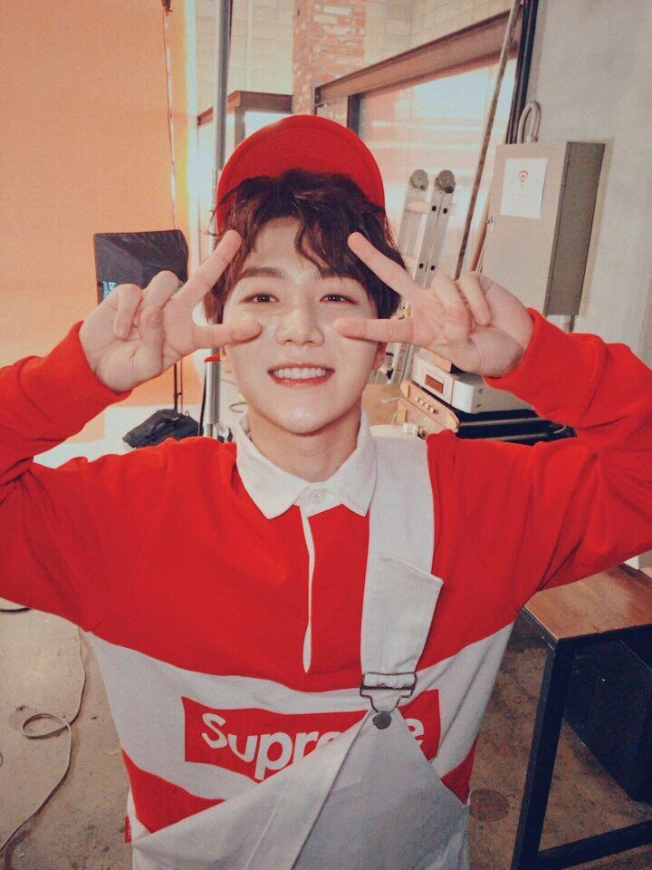 anajunboo's tweet photo. Coisa mais fofa que você vai ver na sua tl hoje 💙 #2YearsWithJinho https://t.co/bnoCDb97mE