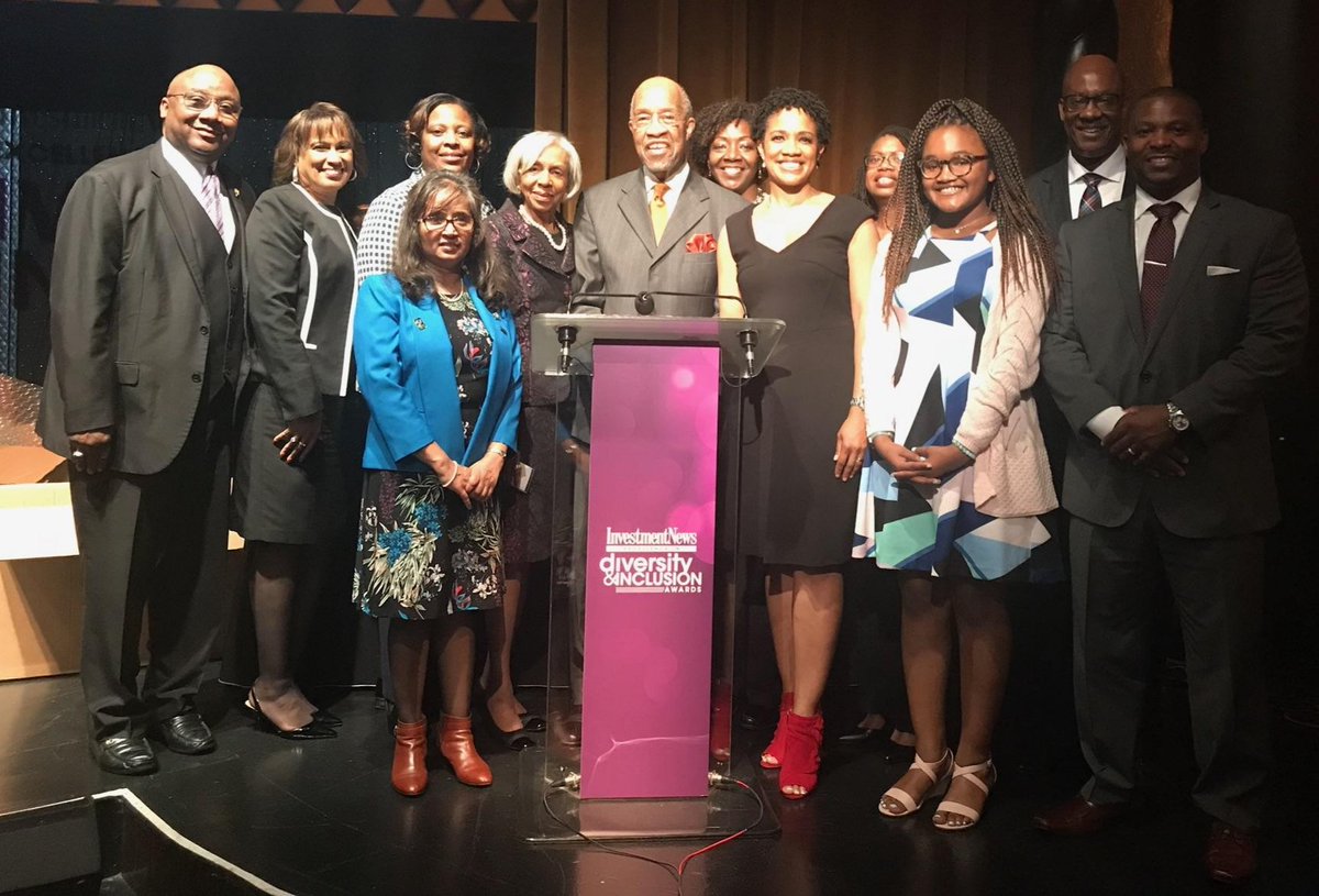 QuadASocial's tweet photo. Many thanks to @QuadASocial leaders and supporters who attended @newsfromIN #INDiversity event in honor of Founder LeCount Davis (Lifetime Achievement Awardee) and Chair @lazettabraxton (See It, Be It Awardee). We appreciate you! https://t.co/8PI1zwndUU