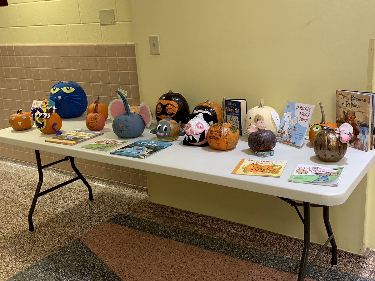 MissParks1st's tweet photo. Westview 1st Graders completed Pumpkin Book Reports with their families this week! They turned out Amazing! https://t.co/uRyALsHZA2