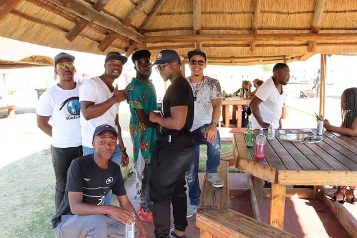 Sgezeking's tweet photo. #Raisibe gardens
#SGeZe Music
#Castle lite Music Experience https://t.co/W6NburwC1t