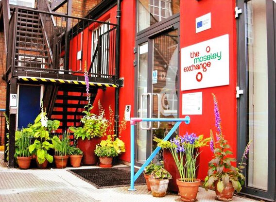 rosietoppuk's tweet photo. Day 3 in Birmingham: cycled through the beautiful parks of #birmingham to work in the #coworking space @MoseleyExchange. A great space, friendly &amp; they had coffee, cakes &amp; chat for #WMHDay2018 #moseley https://t.co/vxLDAv48or