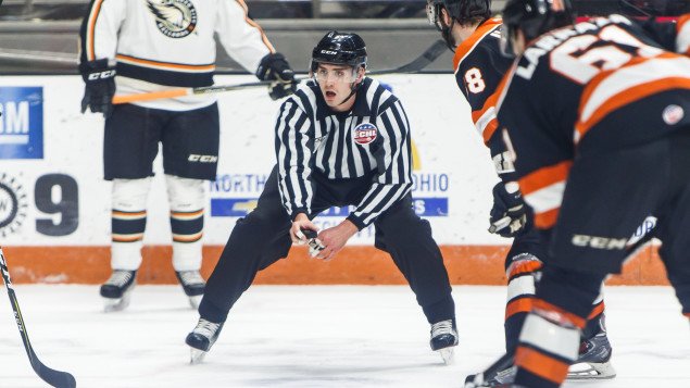 RCFrancois's tweet photo. Jesse Marquis, de Bouctouche, fera ses débuts dans la LNH, comme juge de ligne demain (jeudi 11 octobre) à Boston, pour le duel Oilers/Bruins. #icinb https://t.co/6zb8yQExUH