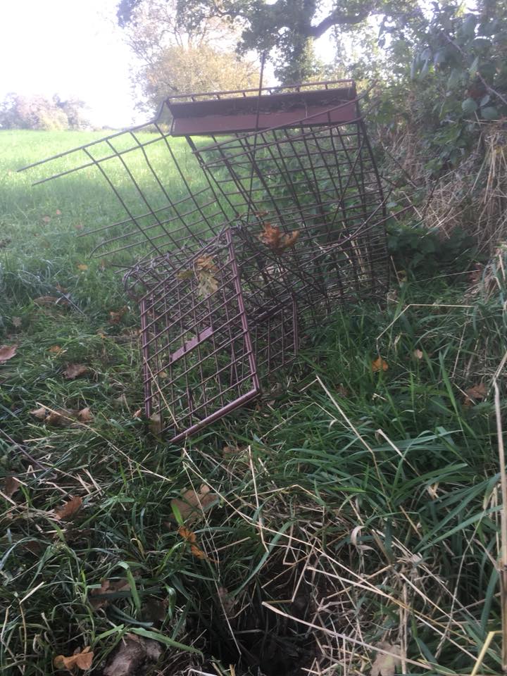 Anarcho_Badger's tweet photo. RAGE AGAINST THE METAL CAGE.

People often comment on our posts “I hope that cage was flattened”.

Of course we wouldn’t flatten a cage, that’s against the law, we would never ever commit criminal damage.

Help us buy superglue to put cages back together.

https://t.co/OyrwTkGK0o https://t.co/cMtKqGx0AU