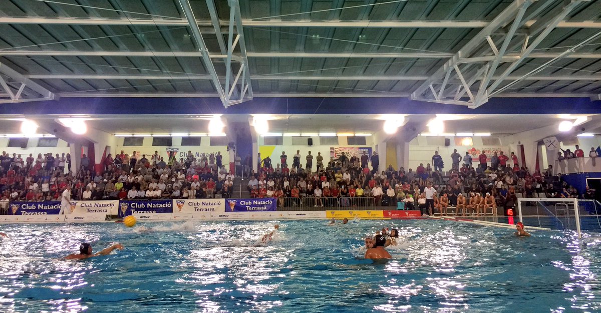 🤽🏼‍♂️ El <a href="/wpterrassa/">CN Terrassa WP</a> derrota el Brescia (9-8) però es queda amb la mel als llavis.

Els egarencs no poden materialitzar la remuntada i s'acomiaden de la Champions.

Ara, els de <a href="/DidacCobacho/">Dídac Cobacho</a> accedeixen directament a quarts de final de l'Euro Cup.

#fomentemwp