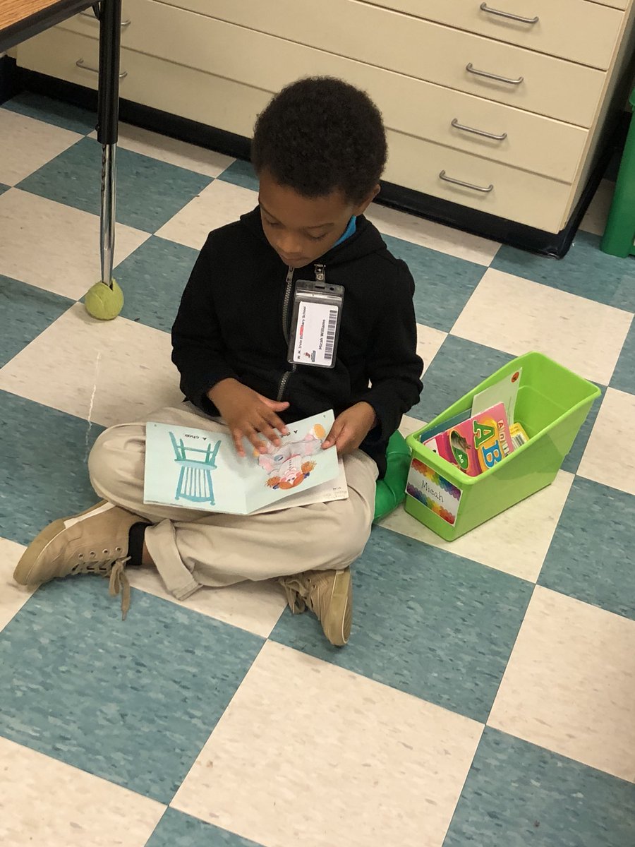 mrsbcarrigan's tweet photo. We got our independent reading baskets today!! Check out these awesome kiddos showing great reading procedures!! 👍🏼 @wmirvinelem #irvinignites #raisethebar https://t.co/Nj1JQt2Qhf