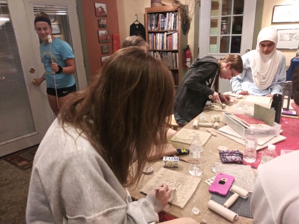 ACStudentSenate's tweet photo. Yesterday student senate went on a bonding trip to Schuler’s art and created some cool pottery, roasted s’mores and had lots of fun, other members of senate also participated in @AXOBeta1887 walk a mile in her shoes and paint war!! https://t.co/RvXs8cjFvz