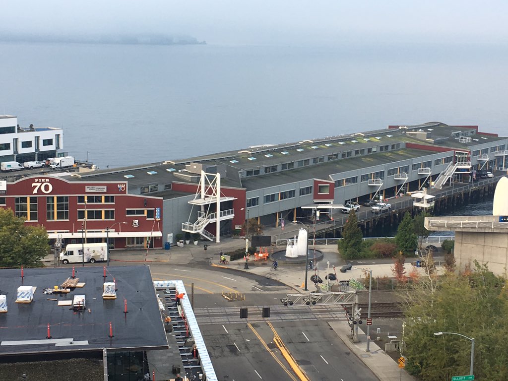 kldavid's tweet photo. Before leaving today I realized we were staying right across the way from the #RealWorldSeattle house. My Junior in high school self was pretty amped. Side note: I tripped over the door frame to get this picture and I thought it was the end. #SHSMD18 #shsmdAdvocates https://t.co/QTFGD0uX5x