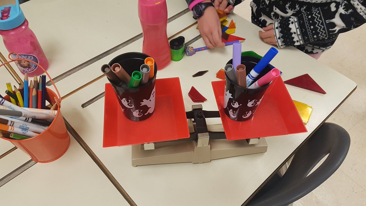 Soaringingrade3's tweet photo. Using scales and balances to explore non standard measurements of weight and mass! #CBEmath #hawkwood3s https://t.co/OIjWnfib8g