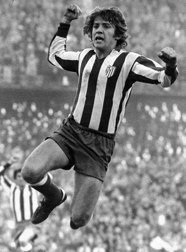 FOTOS HISTORICAS O CHULAS DE FUTBOL - Página 2 DpLGmfzWwAAm8zy