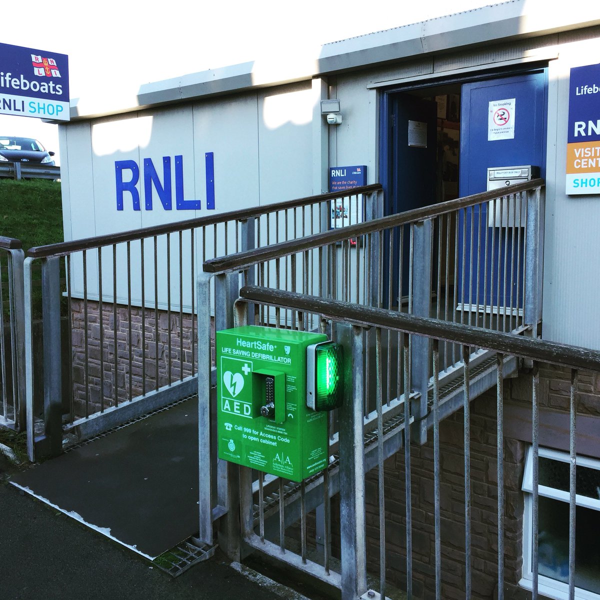 ACWTraining's tweet photo. The search continues for public access defibrillators, even while spending a couple of days up in #northumberland. 

This #defibrillator unit was outside the @rnli station in #seahouses. 

#defibawareness #savinglives #rnli #lifeboat #doyouknowwhereyournearestdefibrillatoris https://t.co/EVboaN9sPC