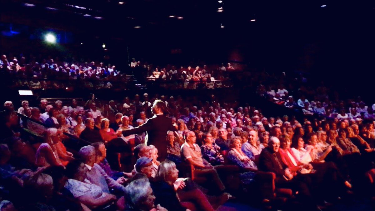 russellthevoice's tweet photo. Russell wowing the audience tonight in Swindon ! https://t.co/bPrIlZEhi1