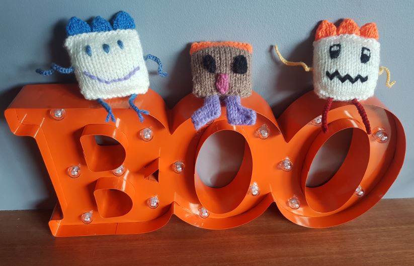 FittingKnitting's tweet photo. While I work on my little Halloween projects, you've got plenty of time to work on these little monsters! https://t.co/DdHFw6jk5R #knittedmonsters #funknitting #halloweenknitting #knittedgifts https://t.co/hogMWkT6kK