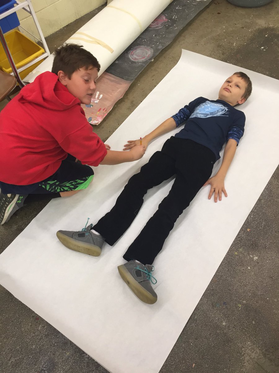 resykalski's tweet photo. 5th grade is learning the major bones and making life size skeletons. Spooky, sciencey, and artsy all at once! Practicing our contour lines, guidelines and proportions! #CougarProud #5thgrade #science #anatomy #art @JimBrewer_edu @ErikaStew2484 @MrBestulsClass https://t.co/fE7HrIIlRE