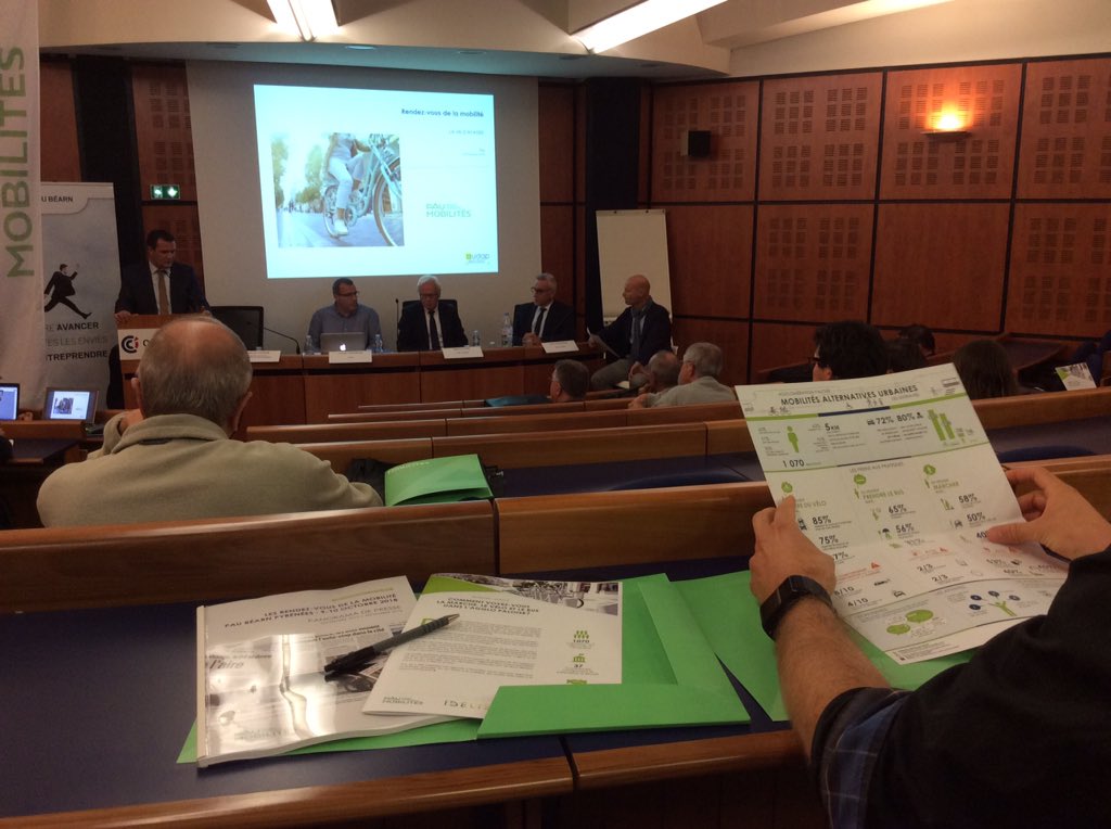 PauGeoNews's tweet photo. Un étudiant du #MasterDAST parcours #Sociologie de l'@universite_uppa a participé à l'étude sur les mobilités alternatives réalisée par le syndicat des mobilités #PauBéarnPyrénées. Les résultats ont été présentés au Rdv de la #mobilité @Ville_Pau @audap
👉https://t.co/MohKP9XhWE https://t.co/0fu7dN9rmm