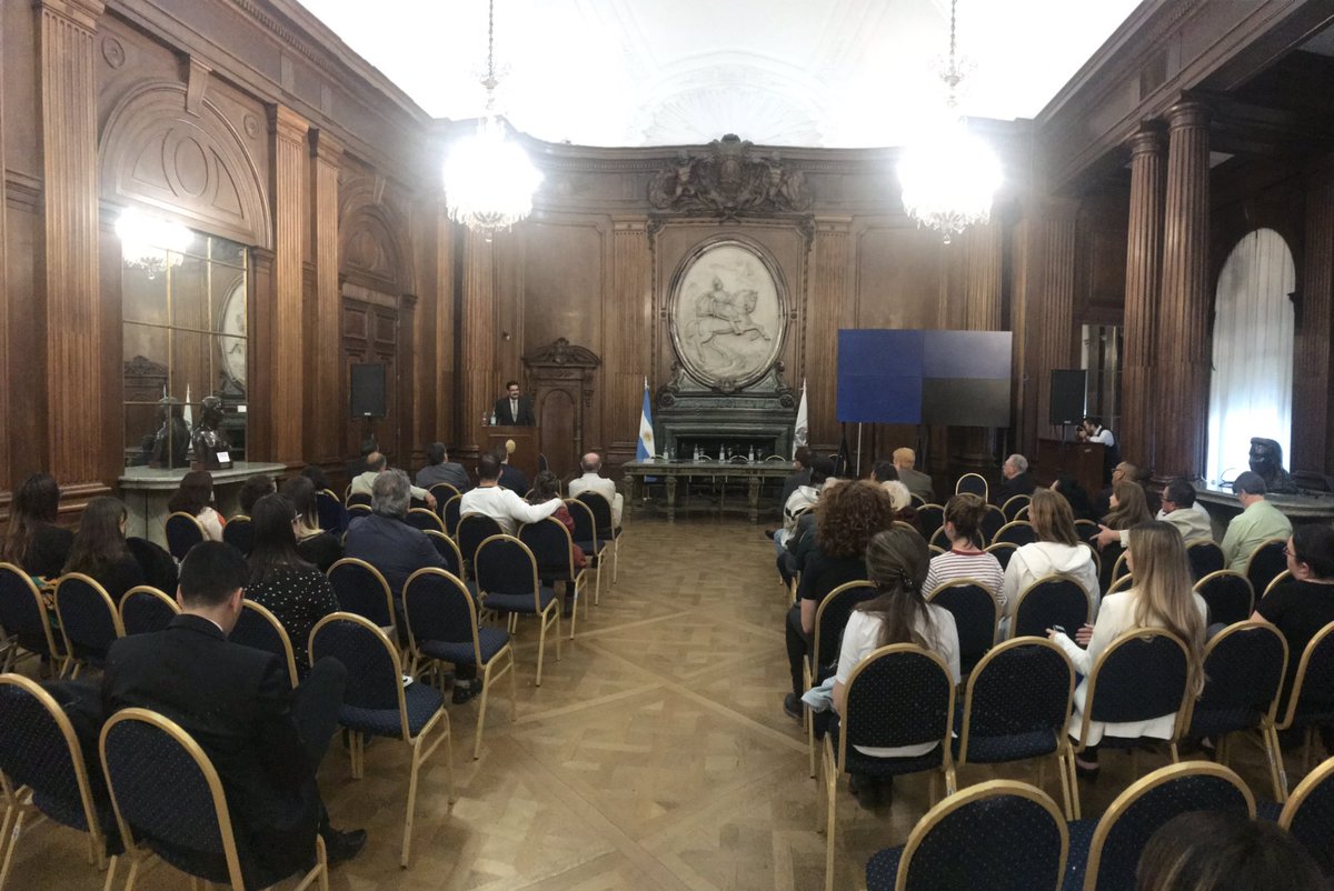 El Dr. Paulo Botta disertando sobre el “Panorama Global de los Refugiados” @PauloBotta_1974 Jornada Por Los Refugiados &amp; Cristianos Perseguidos