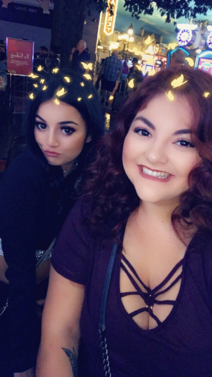 J_Mariee08's tweet photo. Vegas for the weekend 🍾🤩 see ya in May 😆 https://t.co/RUJCkfk5iB