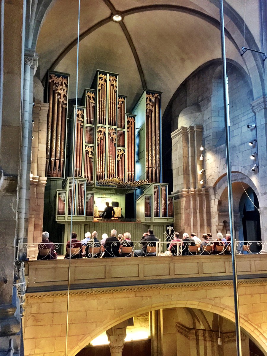 grossmuenster's tweet photo. Es war ein grossartiges #Konzert. Danke, #AndreasJost. #orgelspiele #grossmünster #zürich https://t.co/9vth59EO4d