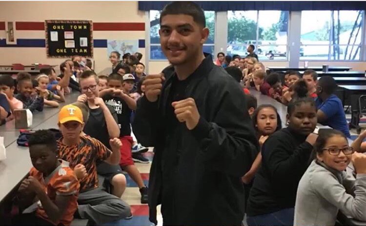 BannerBoxing's tweet photo. #WednesdayMotivation today with #undefeated jr. lightweight @mdutchoverbox—pictured while he visited & spoke with school children from his #hometown about chasing their dreams! #Inspire #Motivation #RoleModel #Midland #SetTheBarHigh #TeamMD #Boxing Photo from: #MichaelDutchover https://t.co/JY9G9n3QL3