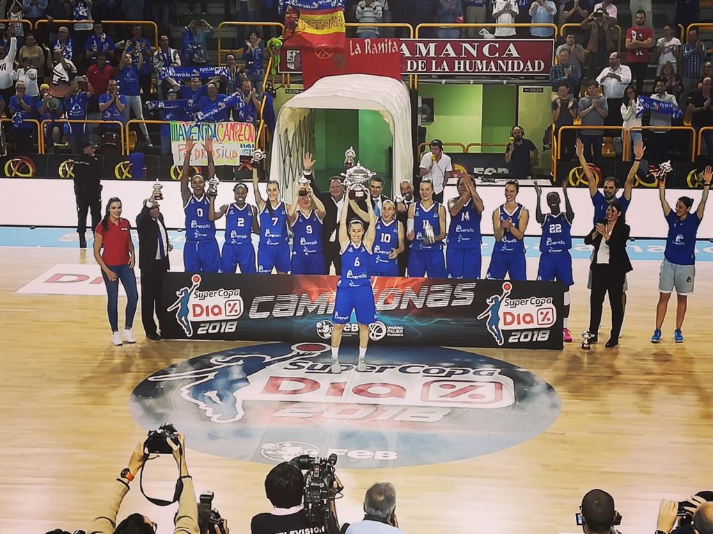 DIA_Group's tweet photo. Enhorabuena a @CBAvenida por el título de la #SuperCopaDIA y a @unigirona por el excelente partido. Sois todo un ejemplo para el basket femenino. Un lujazo! @baloncestofeb #somosequipo 🏆🏆 https://t.co/a0rgNibAvM