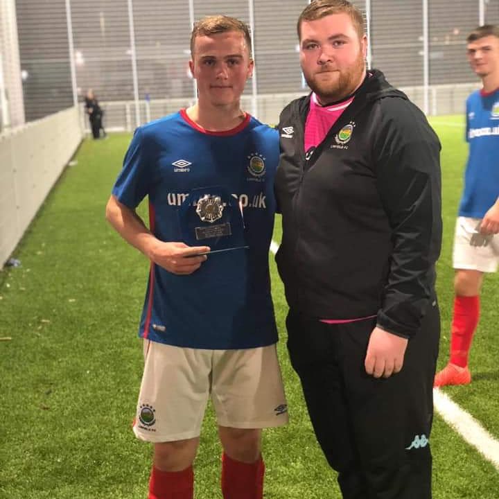 OfficialBlues's tweet photo. Linfield Swifts 3-2 Glentoran II. Daniel Reynolds' late penalty completes a great comeback victory for the Blues and after the match he was presented with the Linfield Supporters Trust player of the month award for September https://t.co/afTZVY5tf9