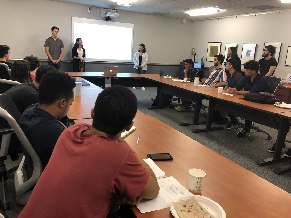 danistescki's tweet photo. Students who are participating of #RaptorTank will have the opportunity to apply for a small grant that can be used to move their business forward. In order to qualify for the grant they need to pitch their business idea on rehearsal day, November 14. #mcproud #montgomerycollege https://t.co/vO4iSApEEP