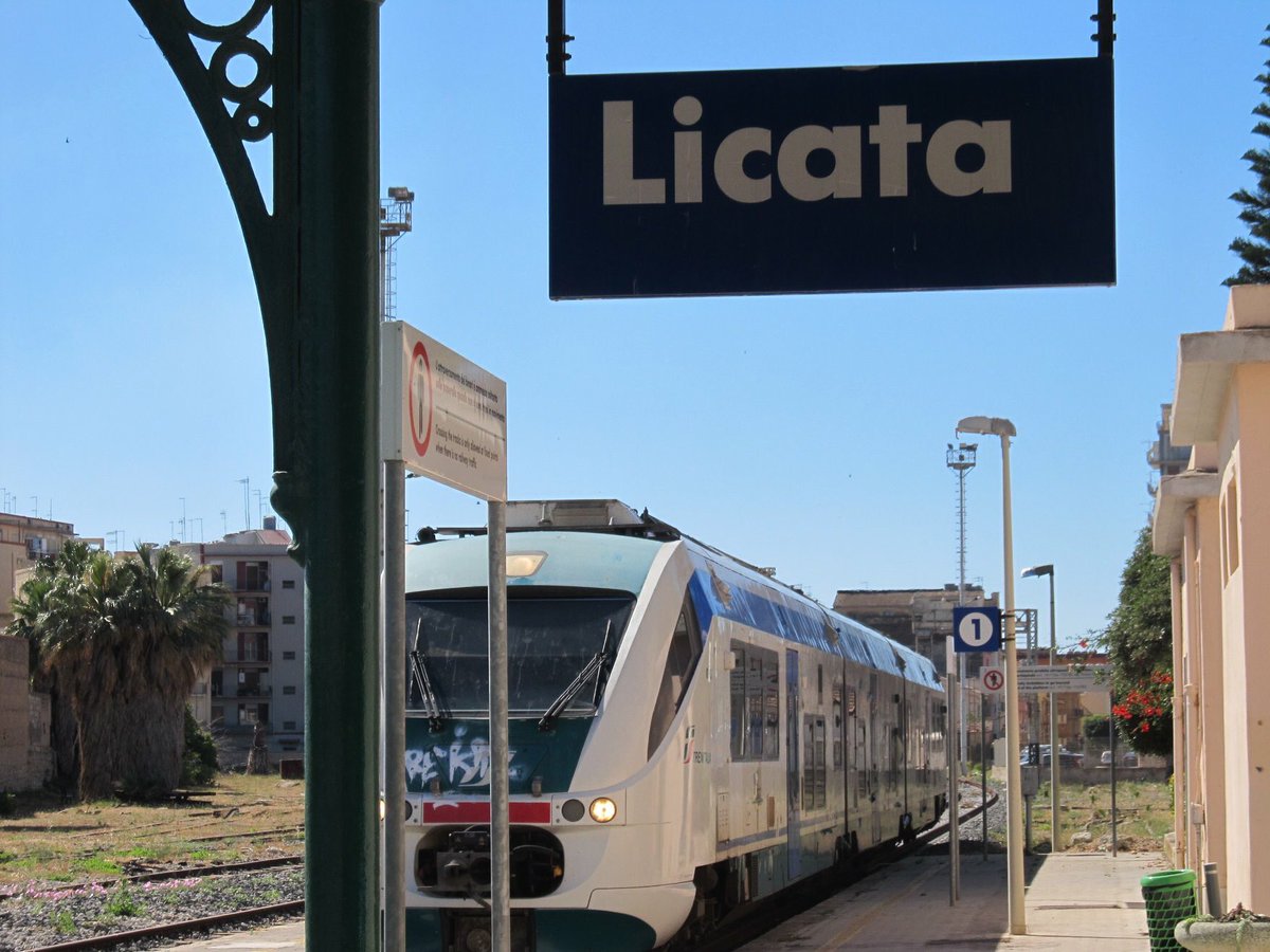 LicataSonya's tweet photo. La #Sicilia mi fa pensare a quello che gli #insegnanti dicono di alcuni bambini: è #intelligente, ma non si applica. https://t.co/195FyuFtIA