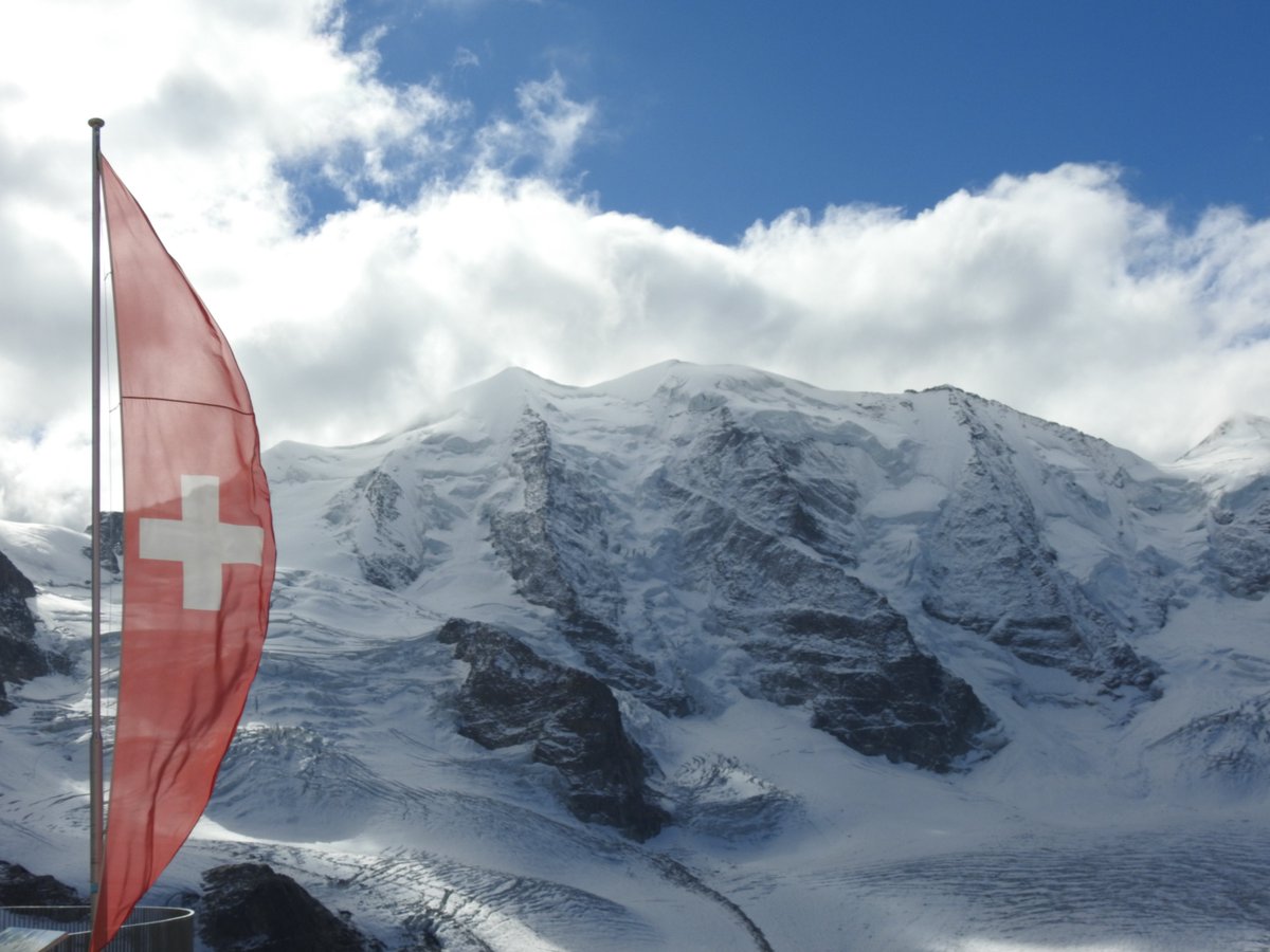 georggmuer's tweet photo. .@EngadinStMoritz #TopOfDiavolezza ๐
#TopOfEngadin #Diavolezza #PizBernina ๐๏ธ
@Corvatsch3303 @Graubunden @graubuendner @WegWandernCH @1000Switzerland @MySwitzerland_d @HofSwitzerland @srfmeteo #10vor10 #Autumn @newlyswissed @PontresinaGR @WeekendExplorer #glacier #Morteratsch https://t.co/3g6gjCqn5i