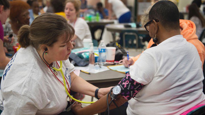 CaraSantaMaria's tweet photo. Study shows, everyday discrimination literally raises women’s blood pressure. 

#HealthIssues #BloodPressure #Discrimination #FemaleStudy 

https://t.co/Mpq78uC32a https://t.co/ntaNxpamjt