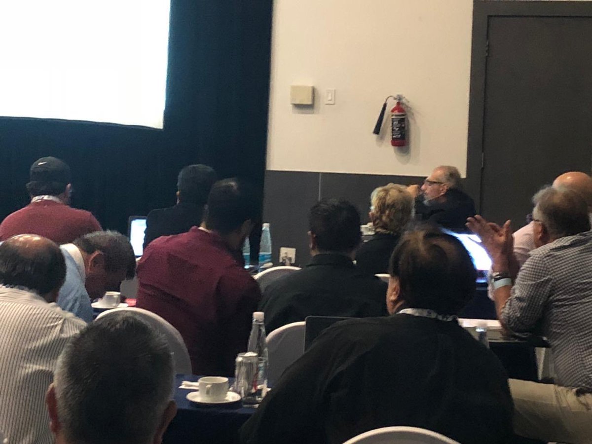DanyHuertaConde's tweet photo. El @INDAABIN con la Federación de Colegios Valuadores @FECOVAL_AC capacitan a Peritos en Valuación de Maquinaria y Equipo, Instructor Luis Fernando Restrepo de Colombia 🇨🇴 en el Congreso Mundial de Valuación Tijuana 2018 @comuvati2018 https://t.co/jwbWFyddzb