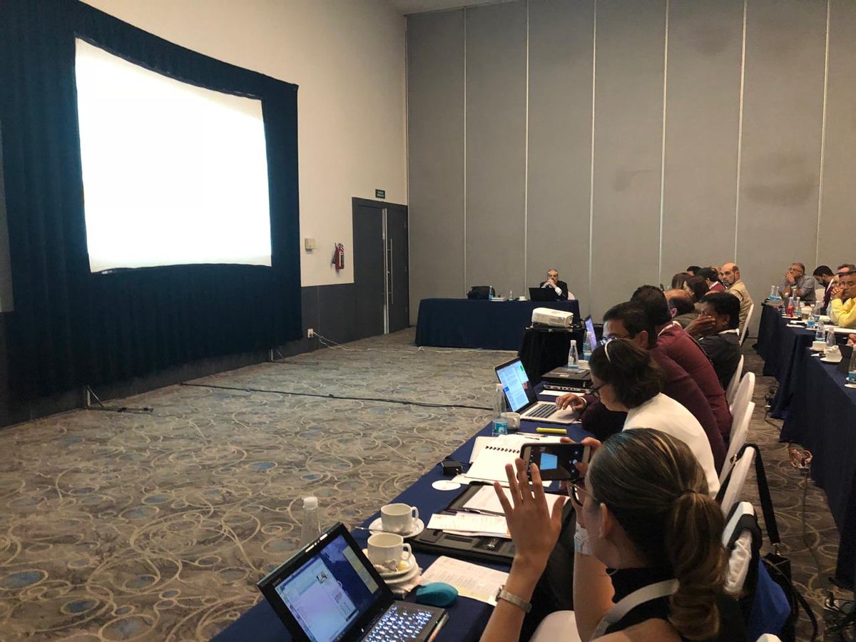 DanyHuertaConde's tweet photo. El @INDAABIN con la Federación de Colegios Valuadores @FECOVAL_AC capacitan a Peritos en Valuación de Maquinaria y Equipo, Instructor Luis Fernando Restrepo de Colombia 🇨🇴 en el Congreso Mundial de Valuación Tijuana 2018 @comuvati2018 https://t.co/jwbWFyddzb