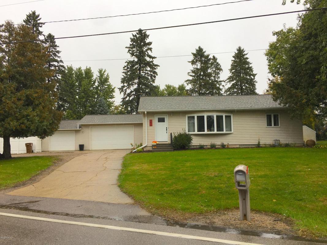 joshharmdierks's tweet photo. Do you know someone looking for a great #property in #AlbertLea?   #realestate https://t.co/UAUopFUw5z https://t.co/zzQywjAehM