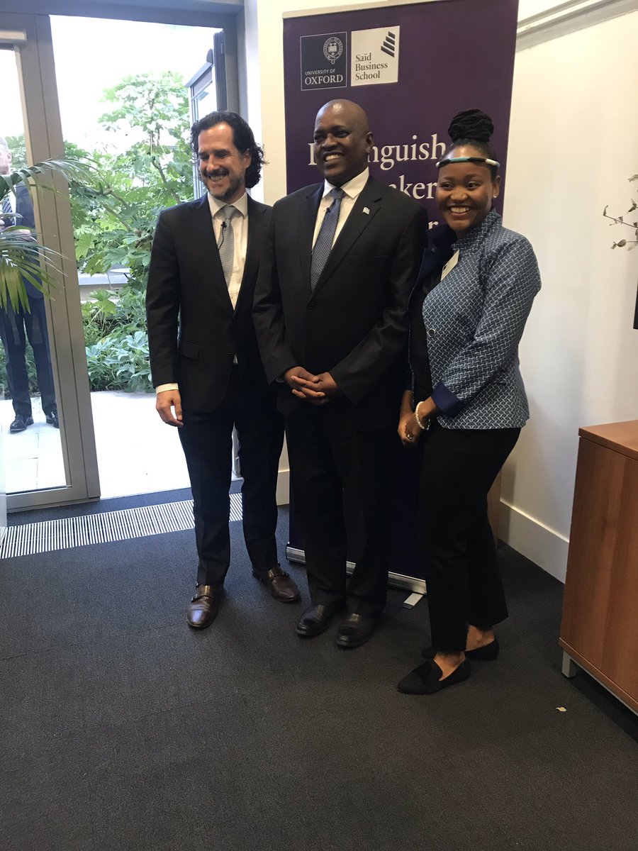 NeoTapela's tweet photo. @BWGovernment Candid, thoughtful and eloquent discussion of Botswana’s governance experience by Mokgweetsi E. K. Masisi. So glad to have witnessed it in person. #GoMasisi #MovingBotswanaForward University of Oxford Saïd Business School, University of Oxford #Notjustluck ❤️🇧🇼 https://t.co/2UcnWadjK6