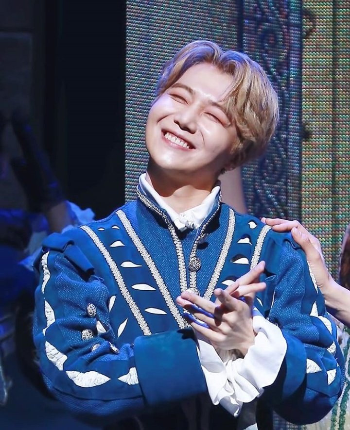 hobiartly's tweet photo. Não existe palavras o suficiente para descrever esse anjo 😍😍 Parabéns meu pequeno homem, que lhe seja derramado baldes de alegria, amor, e tudo de bom, pois você merece!! Nós, universes, somos eternamente gratos por ter você. TE AMAMOS 😍❤❤#2YearsWithJinho #PENTAGON @CUBE_PTG https://t.co/srL9m9PAQt