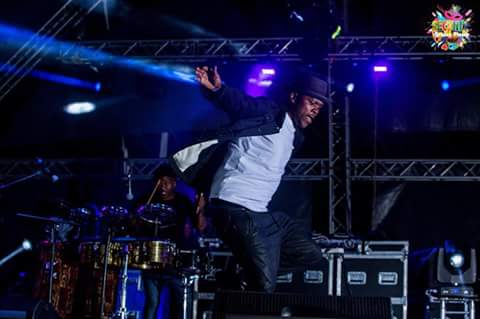 MalingaMelody's tweet photo. Hhaibo bafets Black Motion is making me feel like I have some type of idlozi

Ingivusela something I can't explain, some sort of powers man. Like I can communicate namadlozi so.

Or sengiyahlanya ye?
#MoyaWaTaola https://t.co/VXgtzc9861