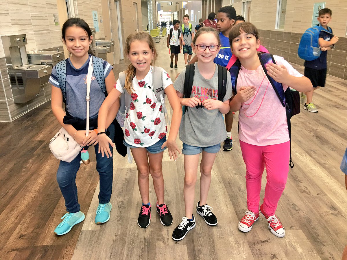 mrsakopp's tweet image. First robotics practice! We are so excited to have grown by 10 students this year! Can’t wait to see what these kids accomplish! 🐻🤖 @kglover_prek @kglover_prek #grizzlyrobots #wearegroves