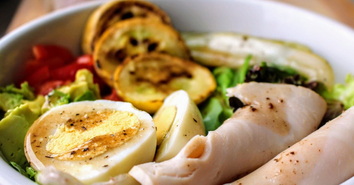 How much protein do you need every day? #nutrition bit.ly/2NM4Rqv via <a href="/HarvardHealth/">Harvard Health</a>