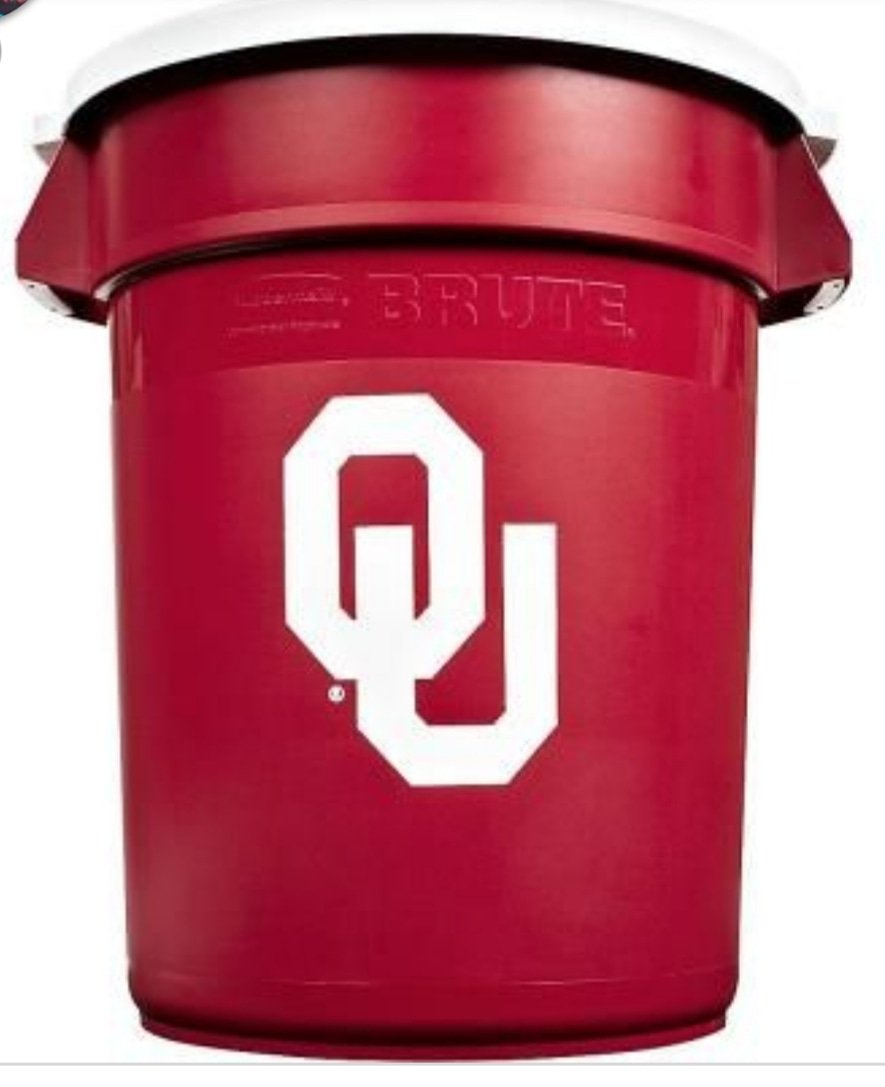 eighty6podcast's tweet photo. We go live at 8pm and Oklahoma still sucks (link in bio) #86podcast #sports #serviceindusrty #life #texasfight https://t.co/qzBhpScZDg