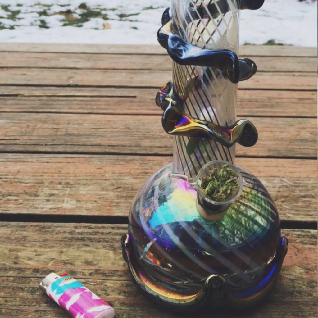 TheWeedWorldOG's tweet photo. Winter is here... ❄️ https://t.co/1fgqZ6Bqrr