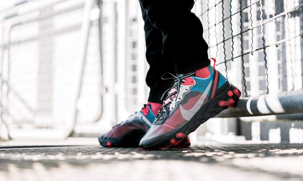 nike react element 87 blue chill solar red on feet