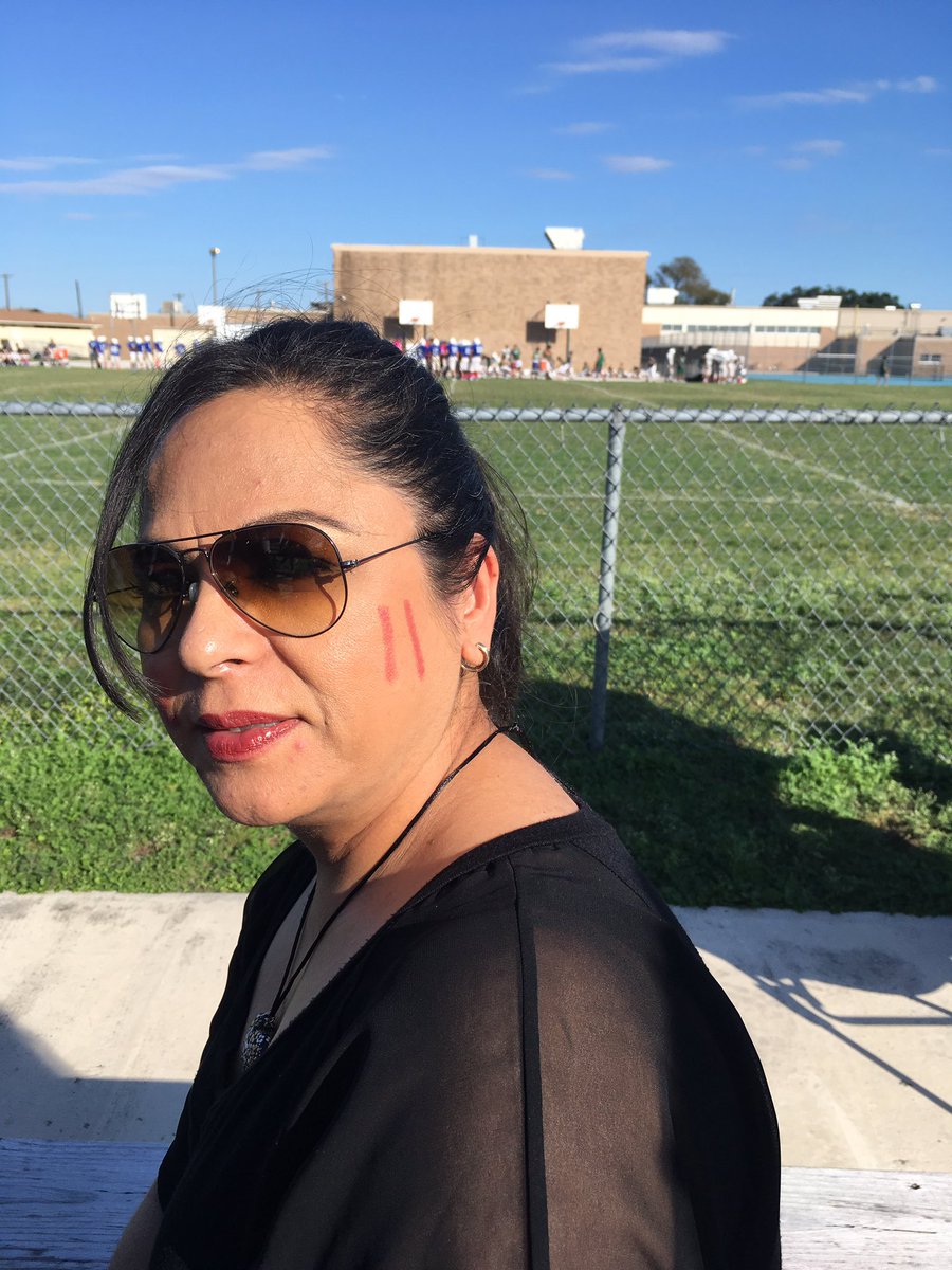 c_uresti's tweet photo. @NISDPatNeff Supporting my super students!! https://t.co/sI4zjA71IU