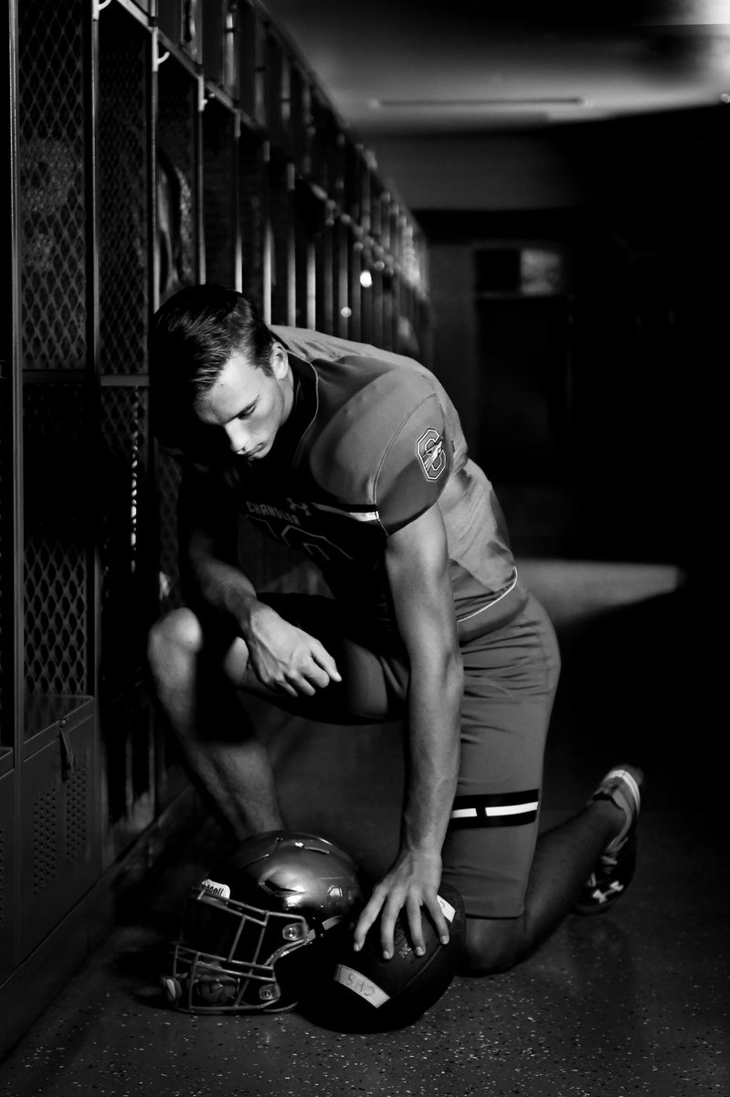 ShannonLiebroc1's tweet photo. Where has the time gone? Canβt believe this kiddo will be graduating! Senior locker room session in the booksπ@LiebrockBrayden #seniorphotos #lockerroompics #alwaysmybaby https://t.co/XoD9IbyeYZ