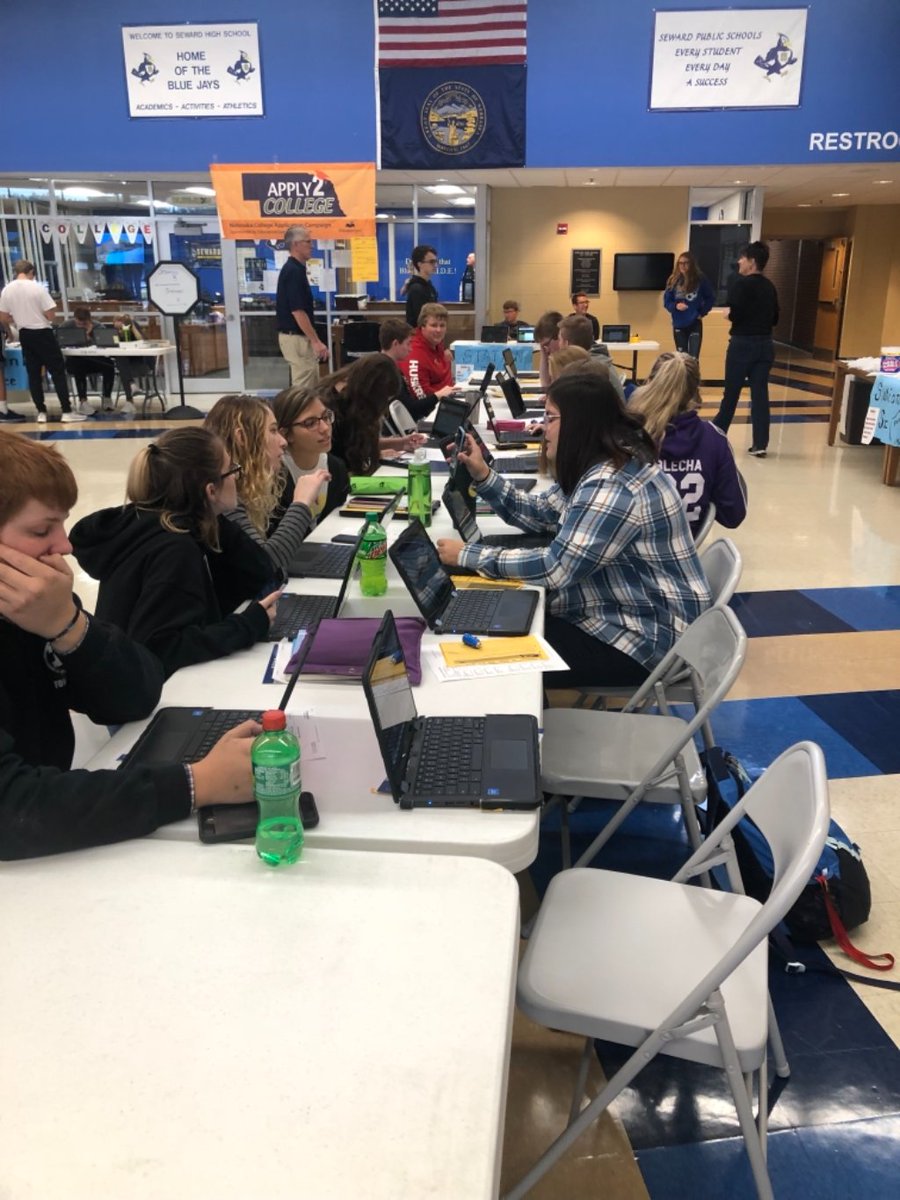 SewardBlueJays's tweet photo. The 2019 Senior Class applied to a variety of colleges today! #sewardjays #applytocollegeday https://t.co/waRWAGjmyj