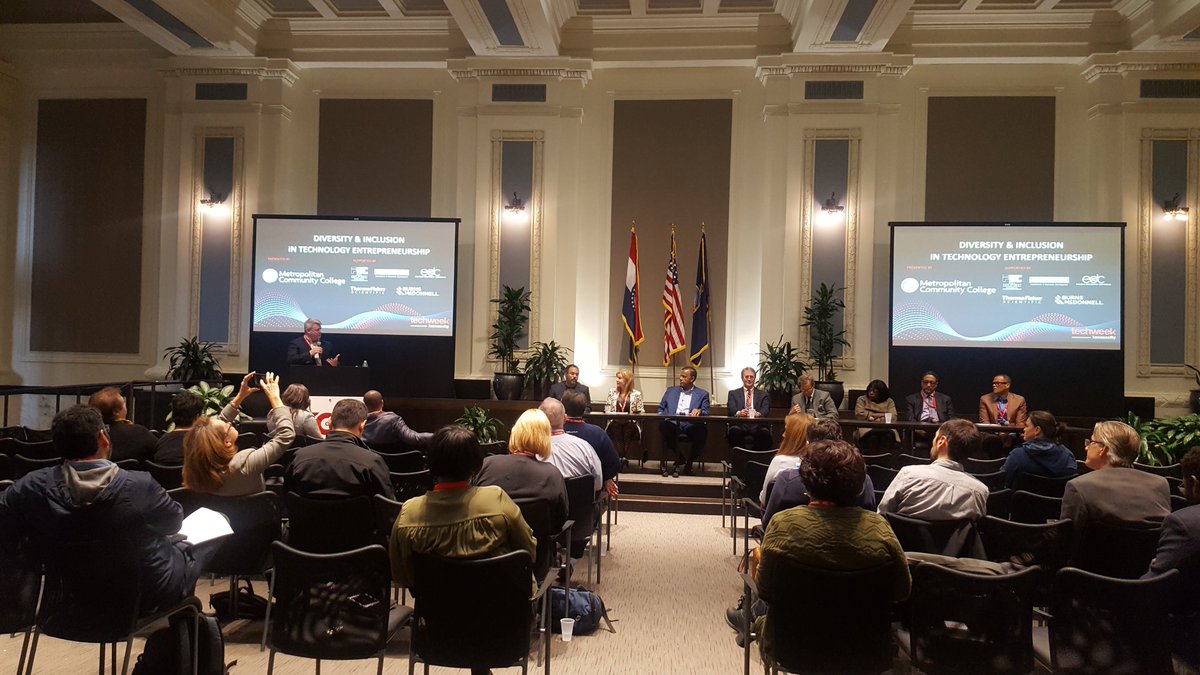 HuschBlackwell's tweet photo. Our presence @TechweekKC continues with Jeff Simon, Ed Wilson and @KrisKappel speaking with enthusiastic speakers and attendees. #HBTechweek #techweekkc #proudsponsor https://t.co/UuRMV8eFvt