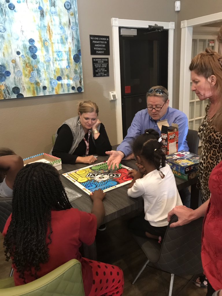 KristinGC23's tweet photo. Game night for some of our @PISD_Mitchell kiddos. @bobfarris2 is talking game strategy! #mitchellmeteors https://t.co/ydc1cTcYE3