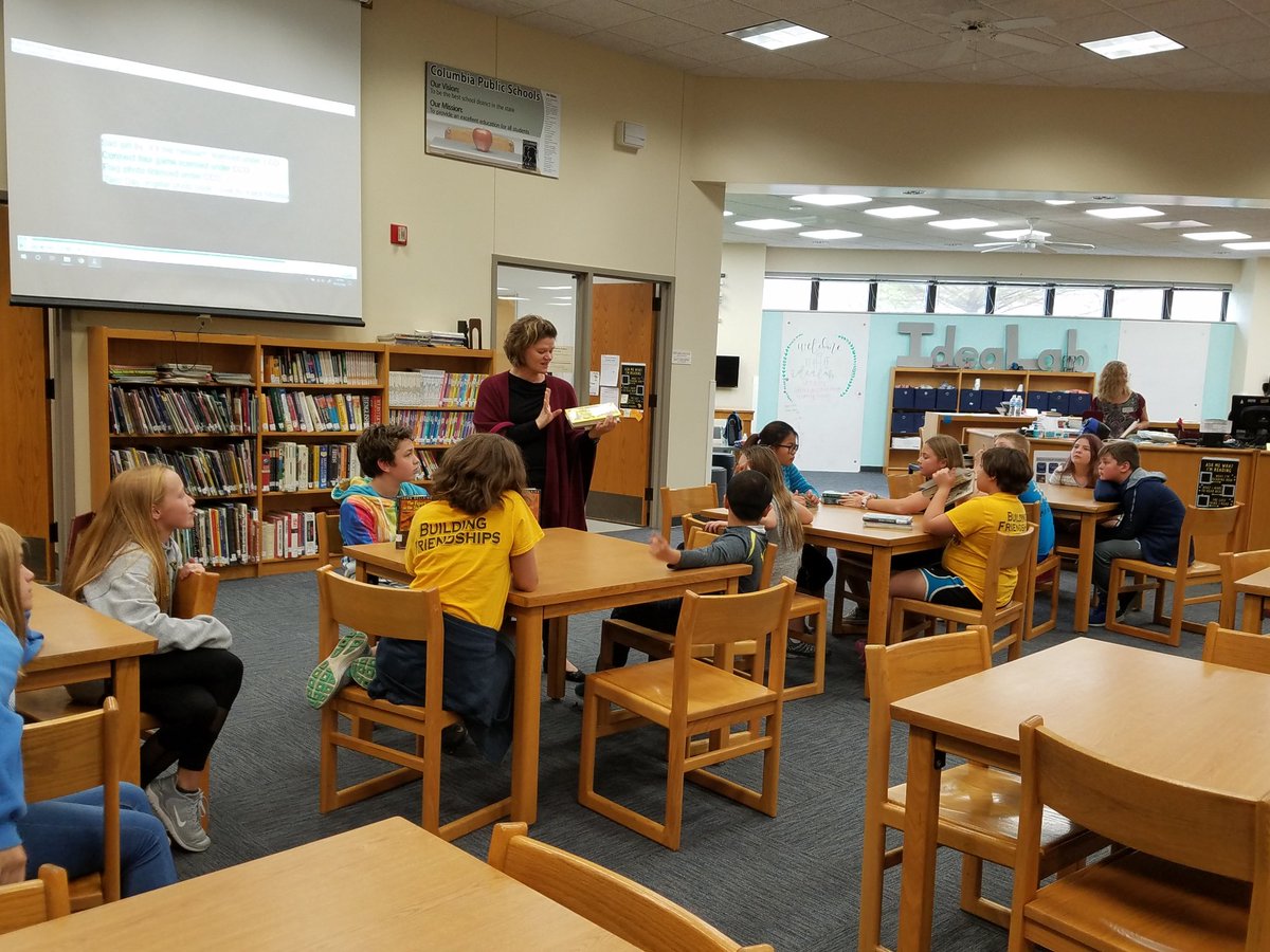 Library Day! Students selected books for our new book presentation project - Baby-PechaKuchas