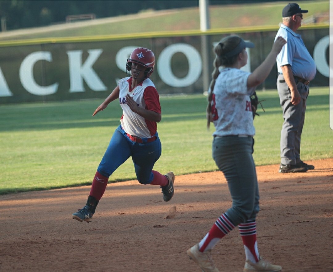 180SportsP's tweet photo. Shout out to our girl Samantha Vinson as her Lady Dragons start the 1st round of the state playoffs today's! #ProudOfOurAthletes #JTownDragons #SoftballPerformance https://t.co/xsacs7n7iZ
