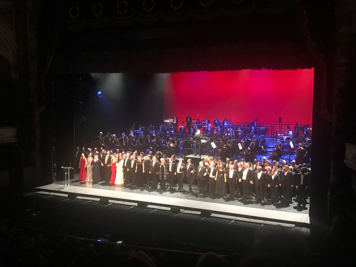 Tom_Godwin's tweet image. What an evening with my @E_N_O family to celebrate #50YearsOfOpera